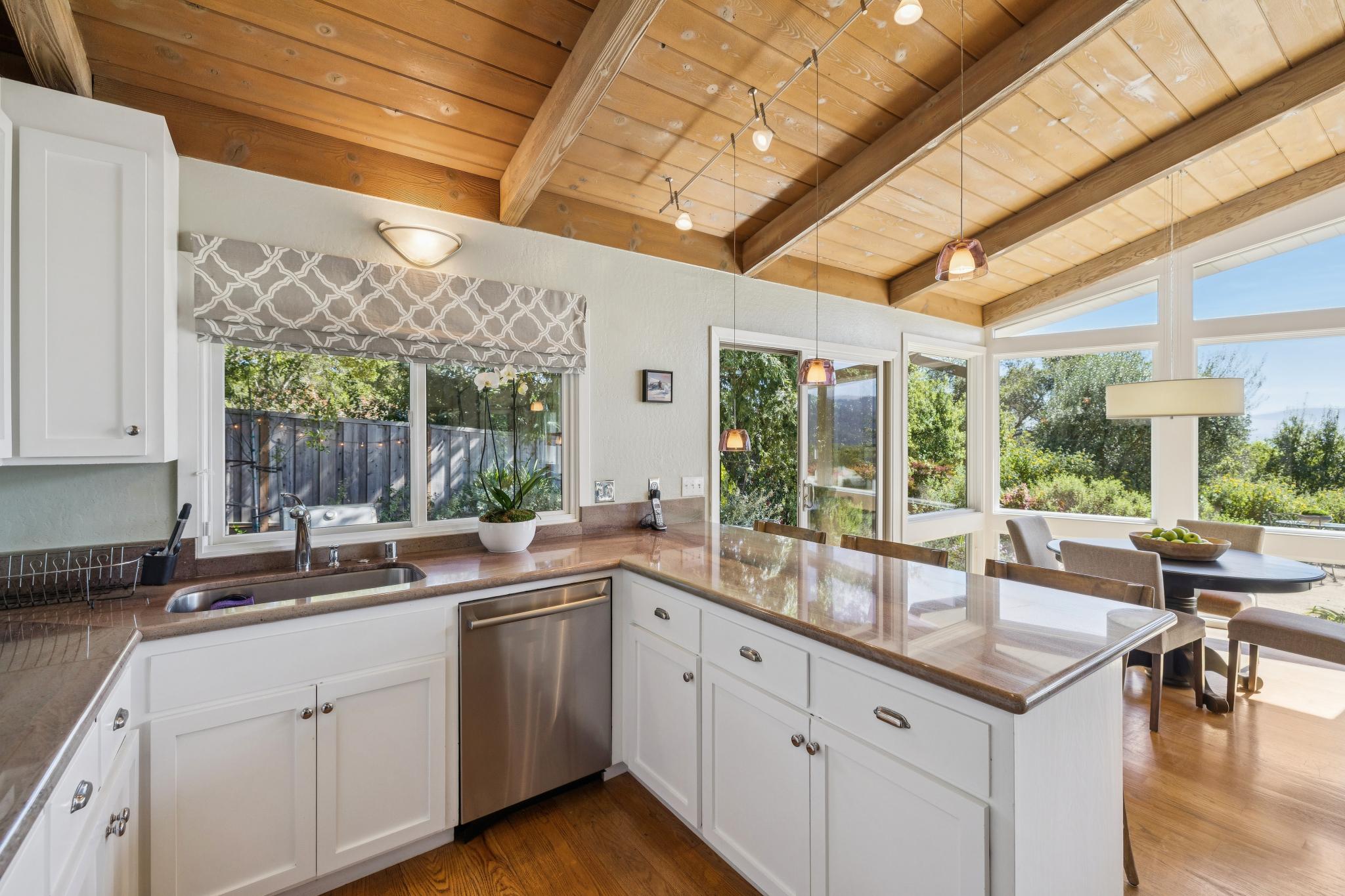 017_074-665-west-glen-way.88178.p2k.037