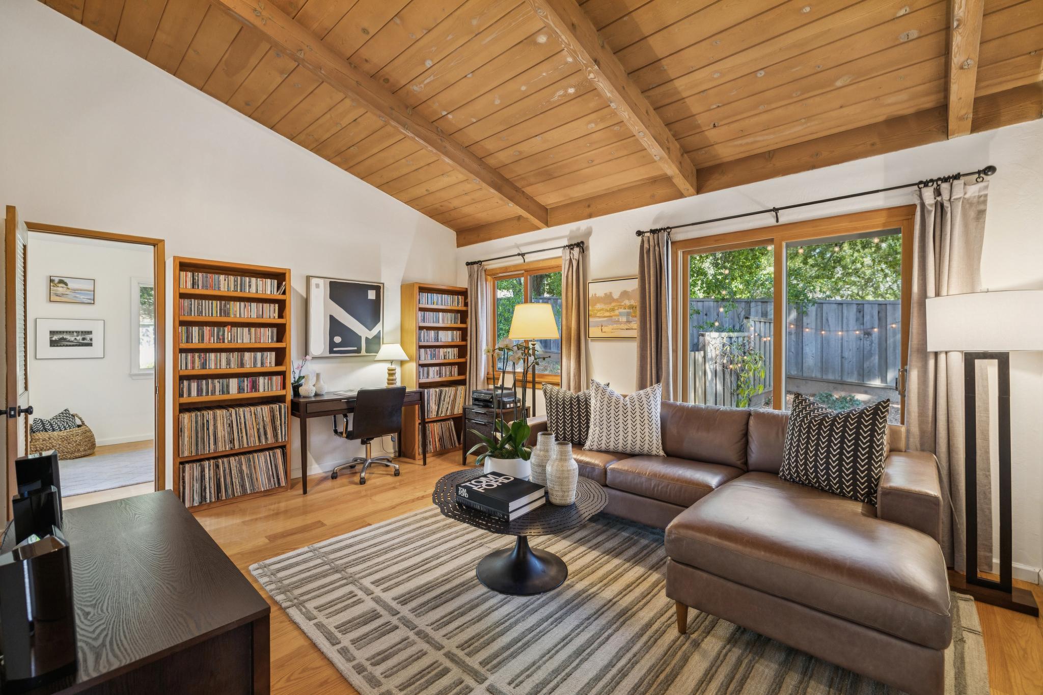 021_082-665-west-glen-way.88178.p2k.041