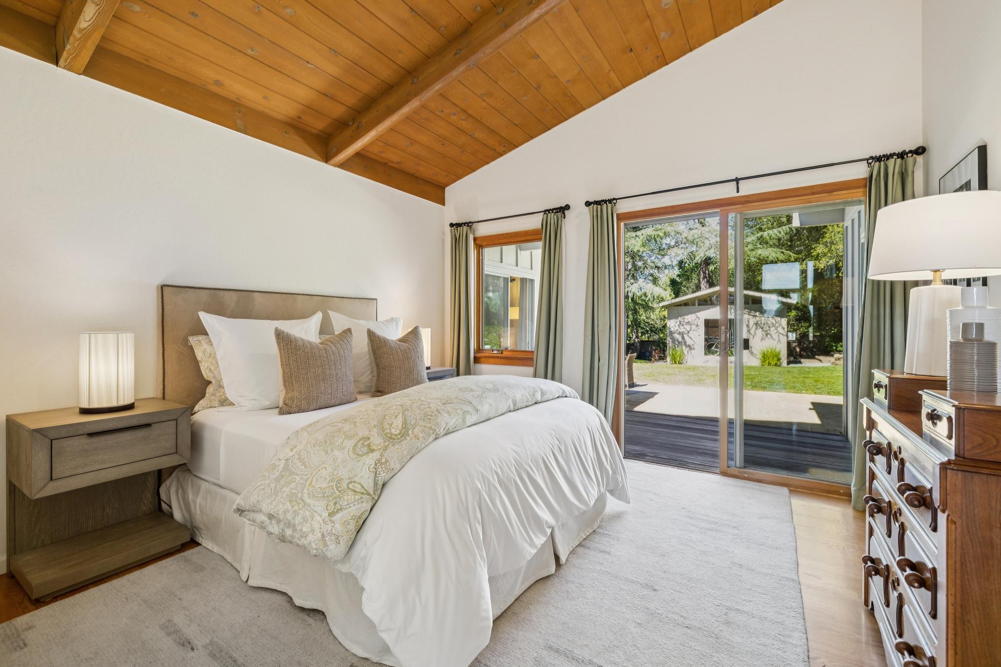 027_098-665-west-glen-way.88178.p2k.049