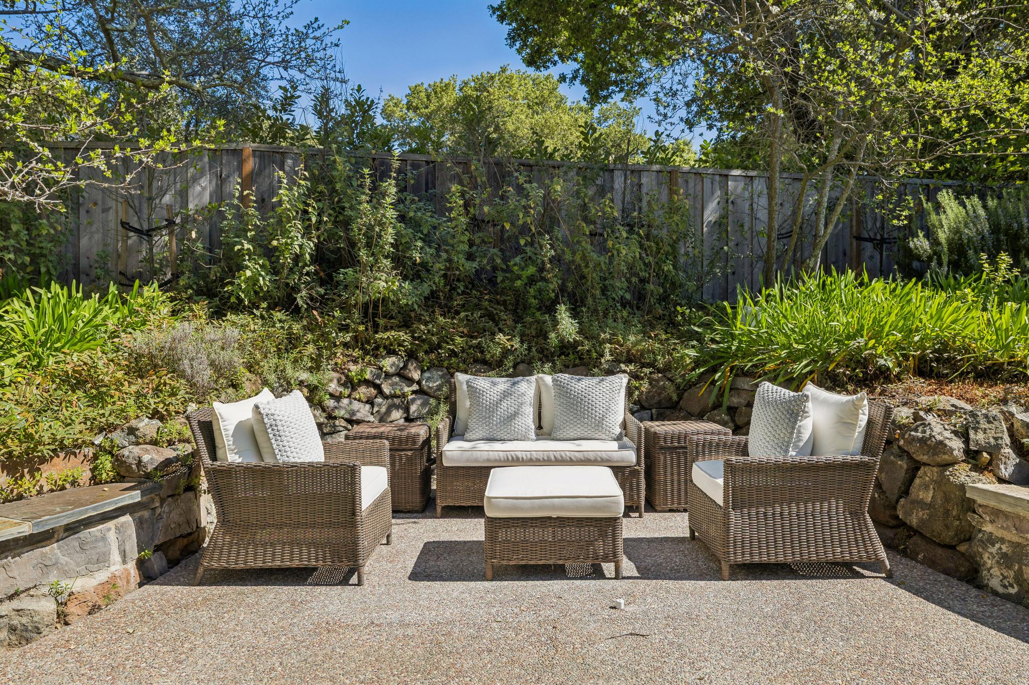 034_128-665-west-glen-way.88178.p2k.064